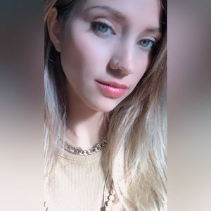 Meet your Posher, Karissa